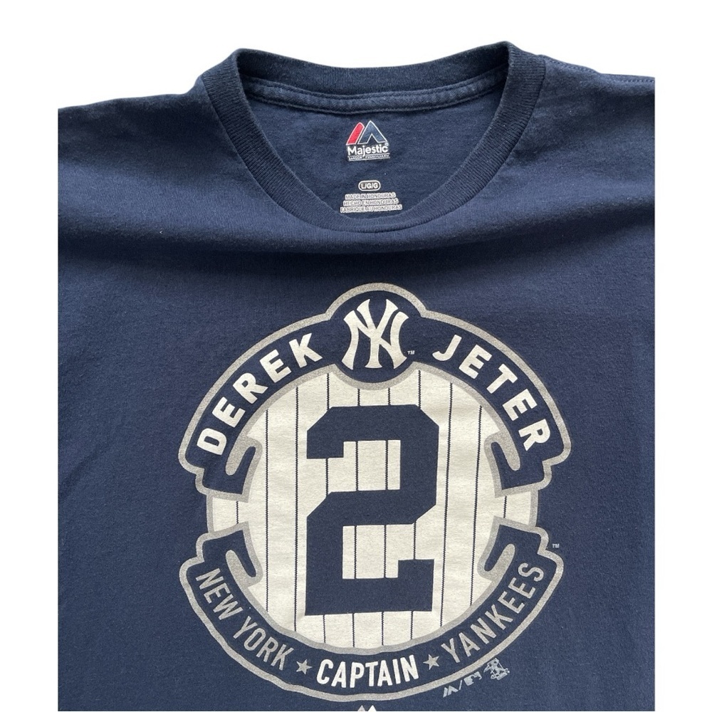 Derek Jeter New York Yankees Graphic T-Shirt Women’s Large Navy - Picture 3 of 3